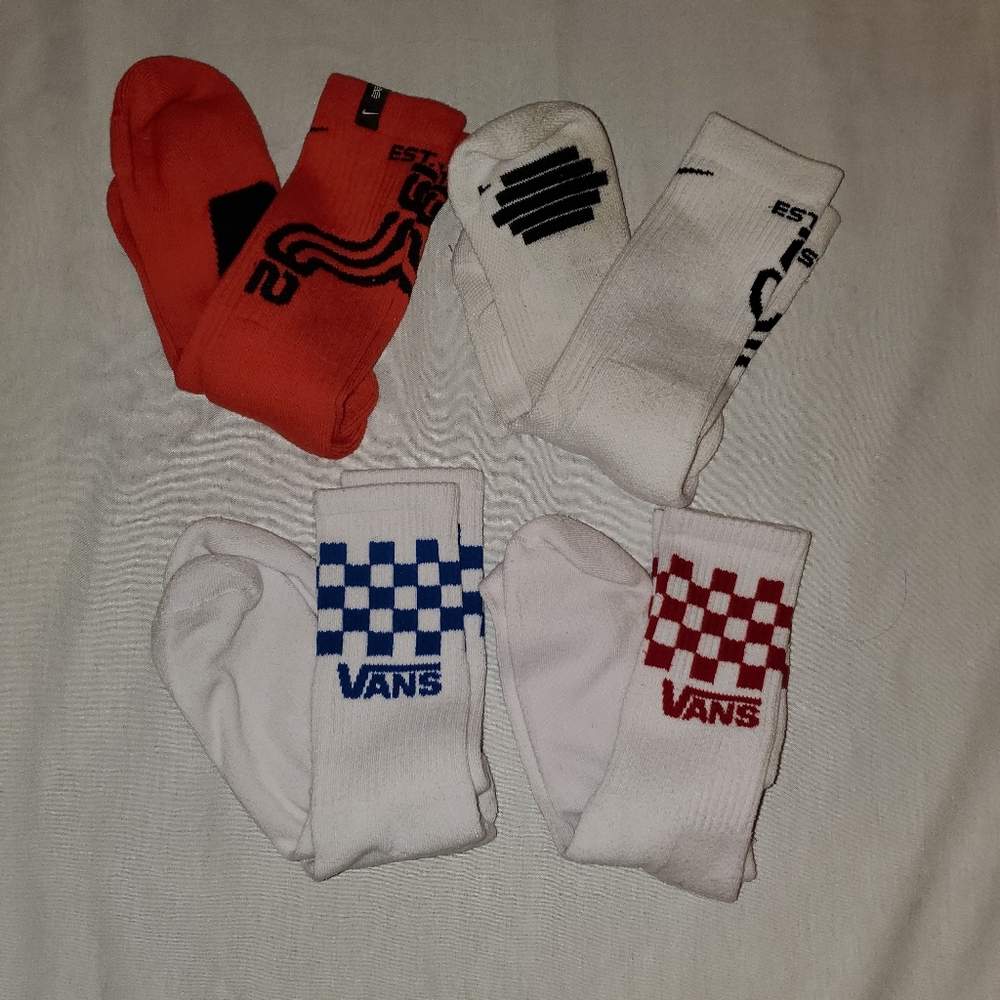 Mens under armour and vans socks.